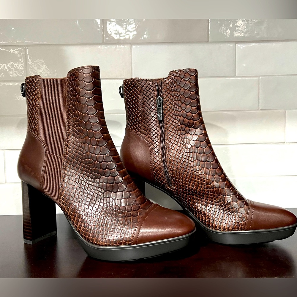 Donald Pliner Zelda Snake Embossed Platform Chelsea Boot - NEW - 9.5M